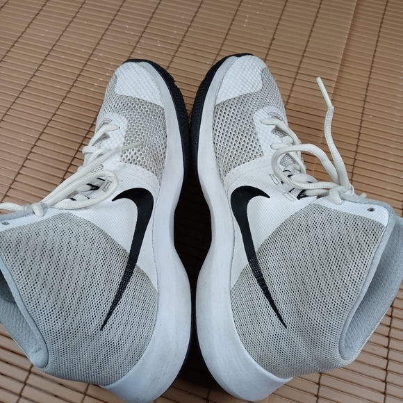 Nike Precision 898455-100  WHITE/BLACK Men's Size 8 athletic shoes. 20.1pm - Picture 8 of 10